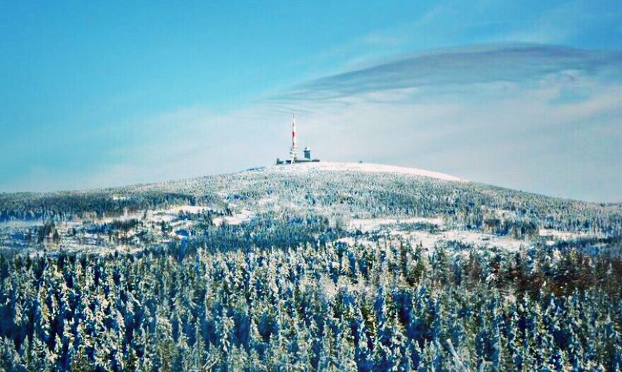 cropped-the-brocken-in-wernigerode-germany_t20_BljV4r.jpg